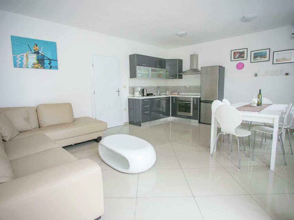 Sesar Apartments Krk - No. 3 Cvita Krk Town Extérieur photo